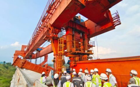 箱梁架设完工，印尼雅万高铁列车公开征名