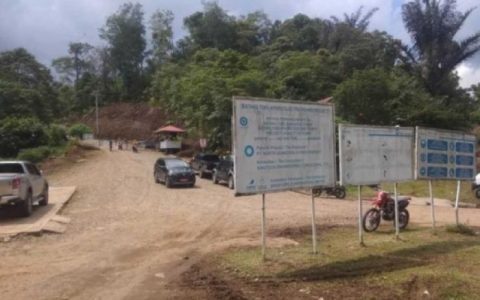 一名中国工人施工时被石头砸中身亡