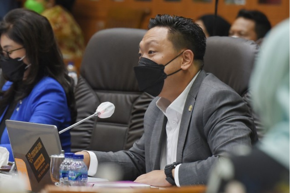 印尼国会要求政府加强对社交聚会的管控