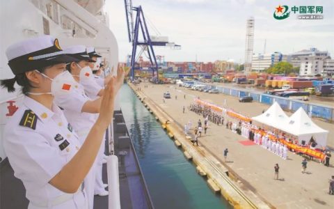 中国海军和平方舟医院船圆满结束对印尼友好访问
