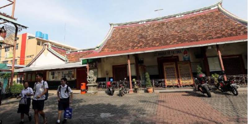 雅加达西部的传统中式风格的天主教堂