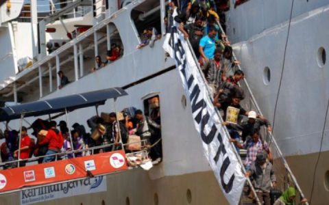 500名游客被困中爪哇海岛近一周时间