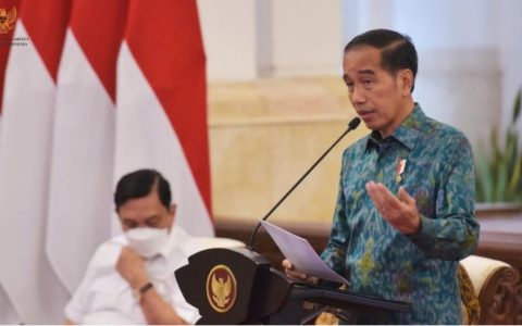 佐科要求各部门积极应对自然灾害和极端天气