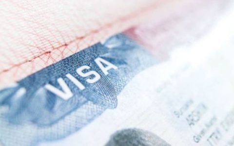 西苏门答腊移民局重点监控年底入境的外国公民