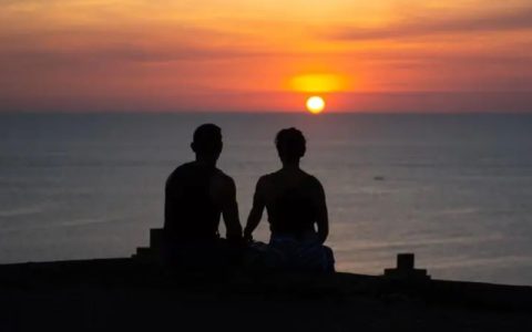 印尼将婚前同居定义为犯罪，引起中国情侣极其不满