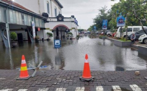 三宝垄洪水已导致两人身亡和数十间房屋被淹