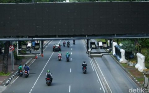 雅加达25个路段将推行电子付费系统