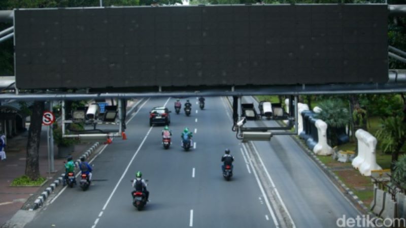 雅加达25个路段将推行电子付费系统