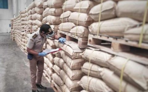 楠榜省2023年初向中国出口100吨黑胡椒