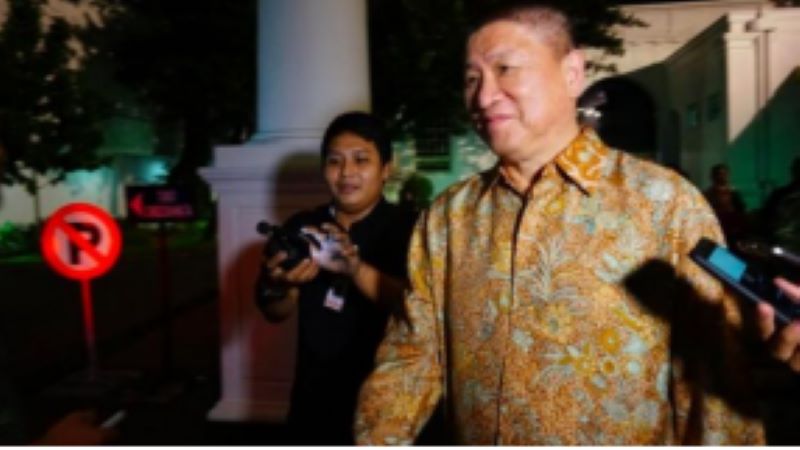 印尼男子从仓库管理员成为商界巨子的传奇人物