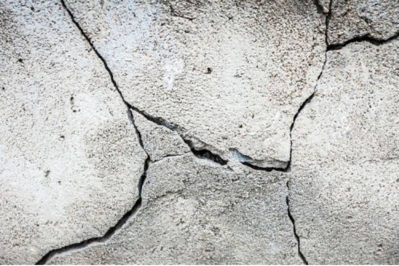 马鲁古发生7.9级地震引发海啸警报