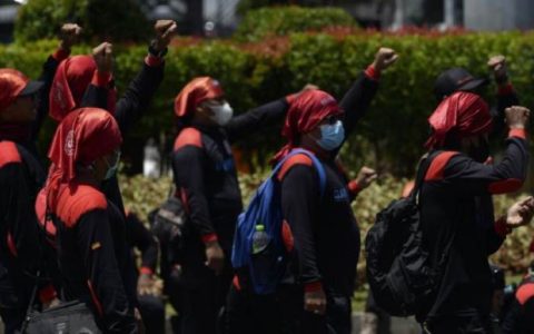 印尼工会不满最低工资升幅计划向法院起诉