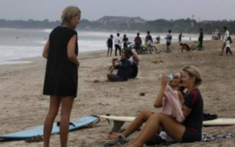 雅加达南部三间商场的不同命运