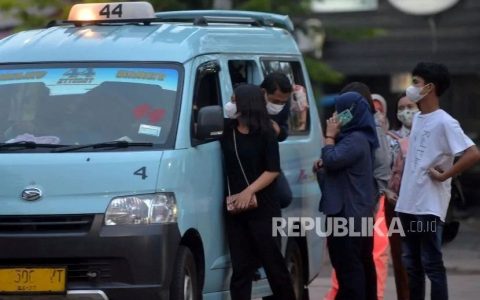 印尼交通局仍要求乘客搭乘交通工具时佩戴口罩