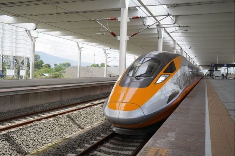 雅万高铁费用超支，印尼追加3.2万亿印尼盾以确保项目进展