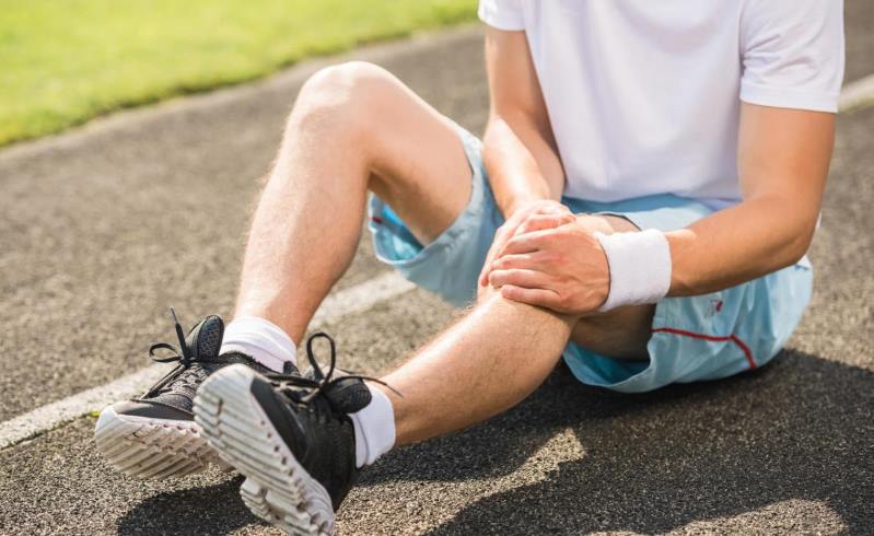 摔伤扭伤怎么办？推荐雅加达华裔医生李振通