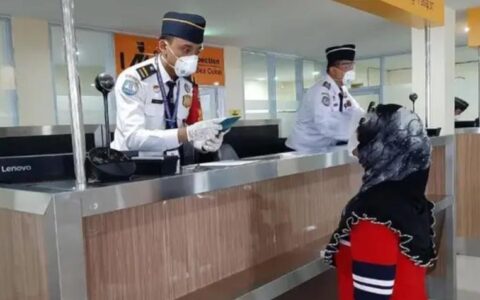 掌柜说：印尼移民局登门，该如何处理