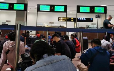 落地签入境印尼，遭海关索要小费怎么办？