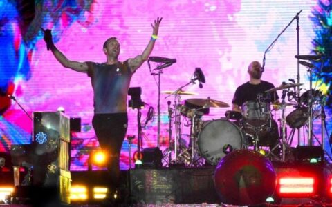 酷玩乐队演唱会门票被炒到六千万盾高价