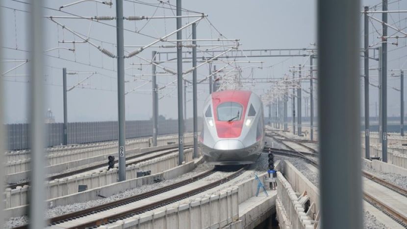 雅万高铁和大雅加达轻轨8月18日正式投入运营