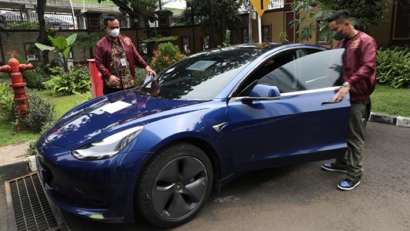 两名印尼暴富网红涉嫌投资欺诈遭警方追缉