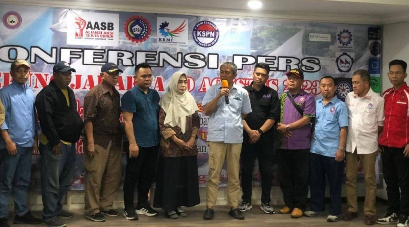 劳工团体8月10日雅加达游行要求撤销《创造就业法》