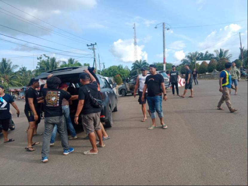 同胞被群殴砍伤却反被警方当成施暴者？