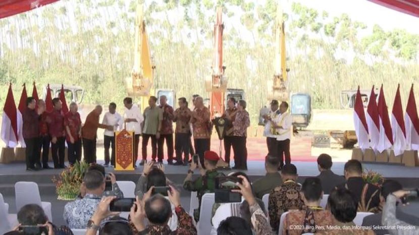 佐科总统及商界巨头出席新都酒店动工仪式