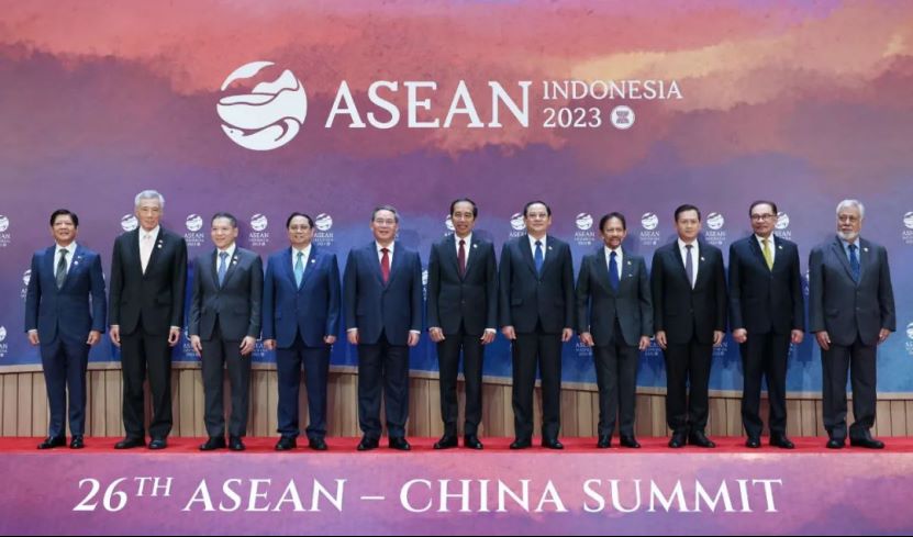 李强出席第26次中国 - 东盟领导人会议