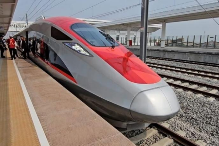 沿线居民九月底前可免费试乘雅万高铁