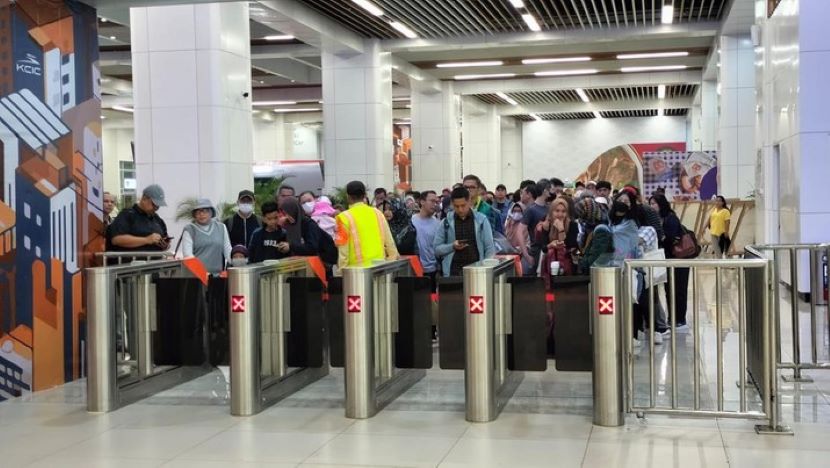 雅万高铁单日客流量超过2.1万人