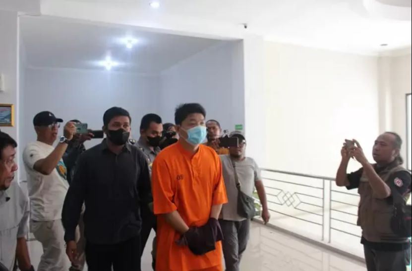 中国籍男子申请印尼护照反被移民局拘捕