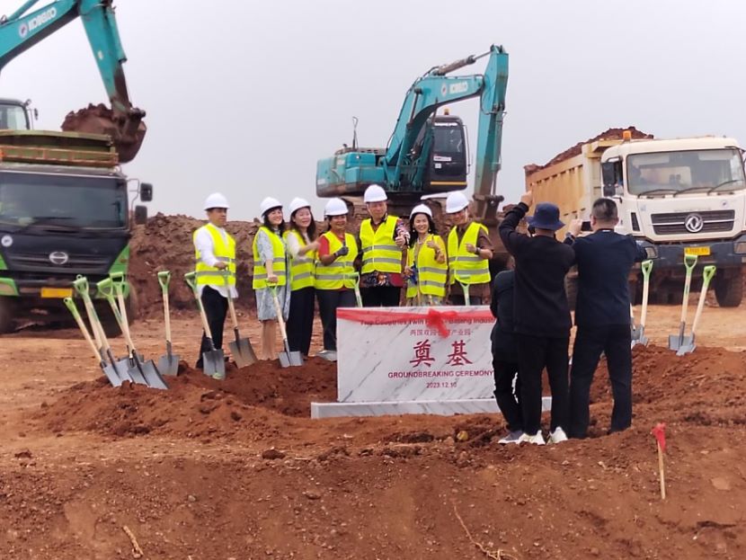 两国双园示范项目巴塘产业园奠基典礼隆重举行