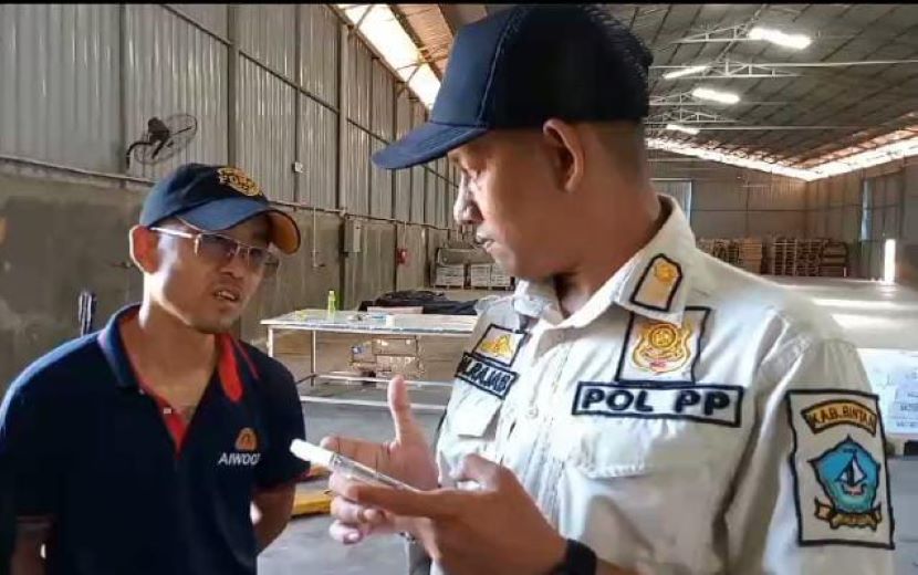 中国工程师证件齐全却仍被禁止工作？