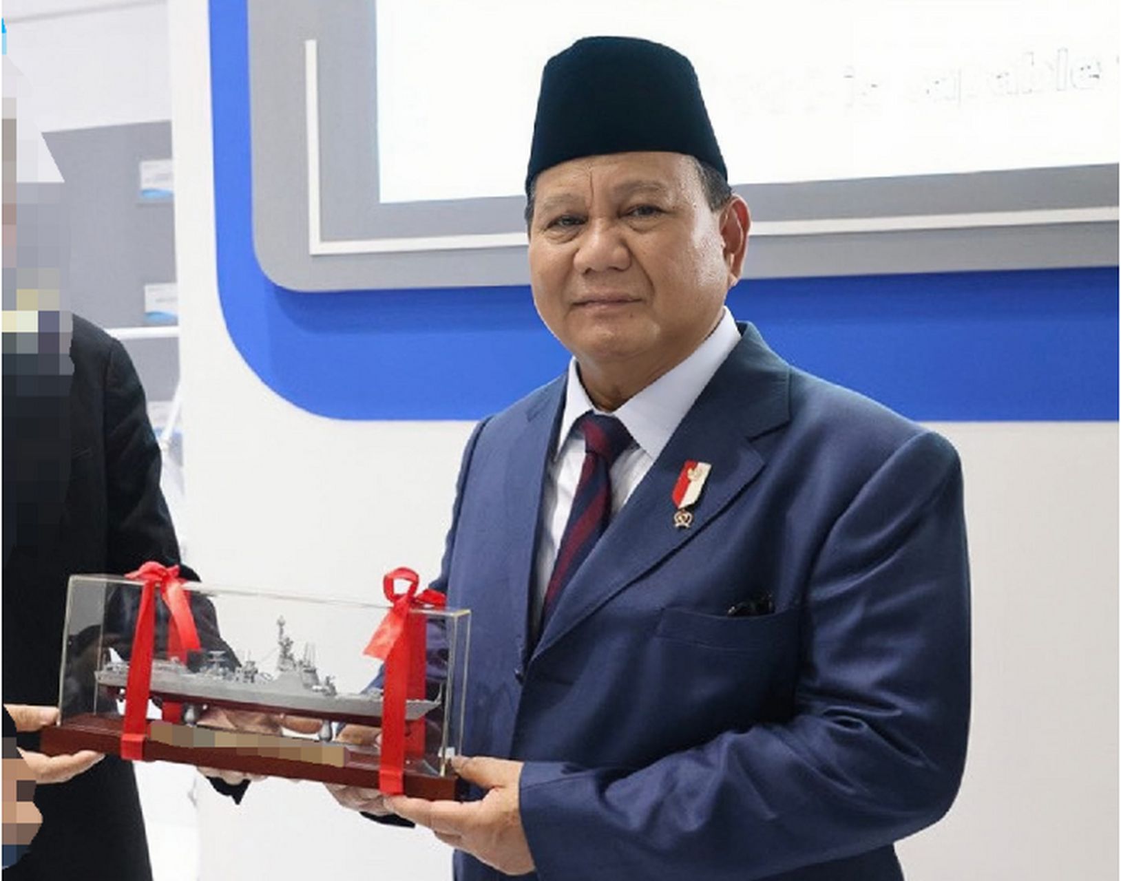 喜欢“扭秧歌”的总统候选人-普拉博沃