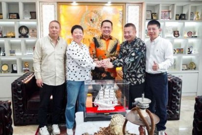 二十六位庆祝普拉博沃当选的外国元首