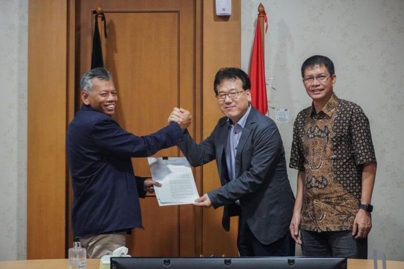 雅加达海关为企业颁发保税区许可证