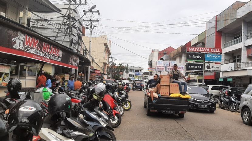 开斋节假期结束印尼民众返程准备复工