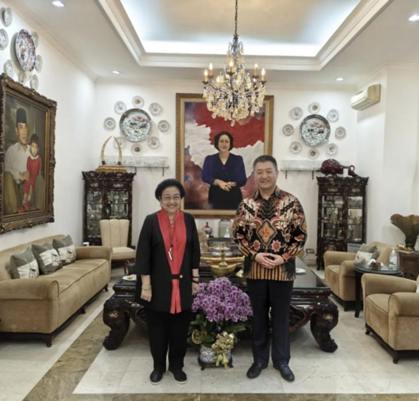 陆慷拜会民主斗争党总主席及前总统梅加瓦蒂