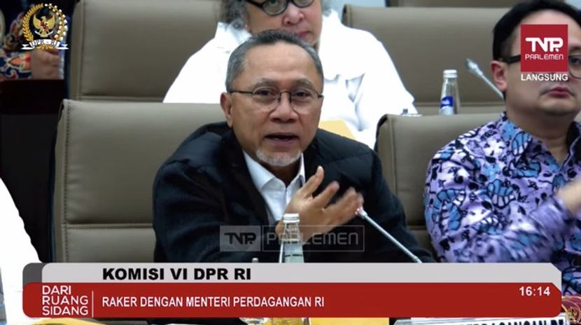 佐科对进口限制导致货物堆积感到愤怒