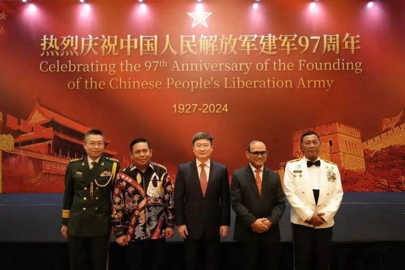 中国驻印尼使馆举行庆祝建军97周年招待会