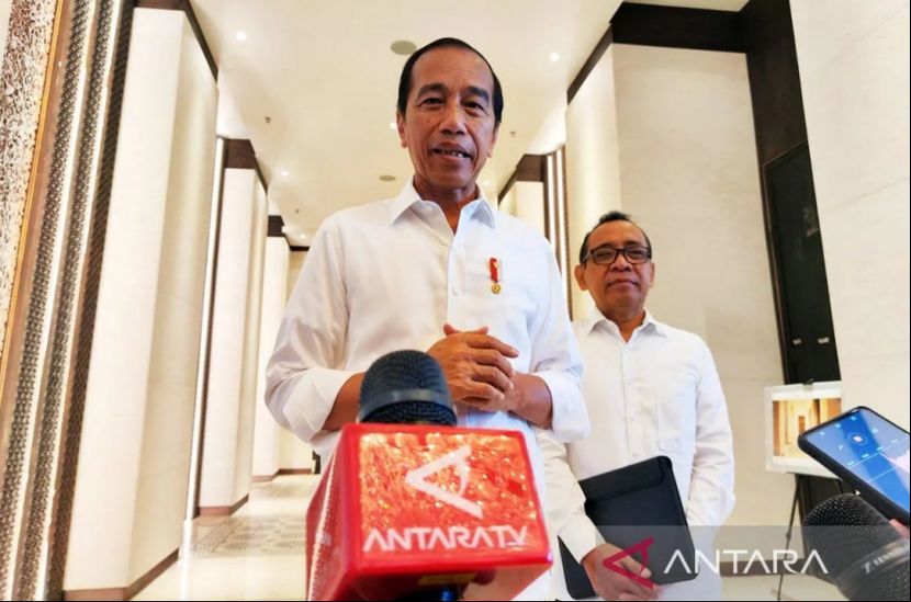 佐科总统在新国都总统府首次办公的经历