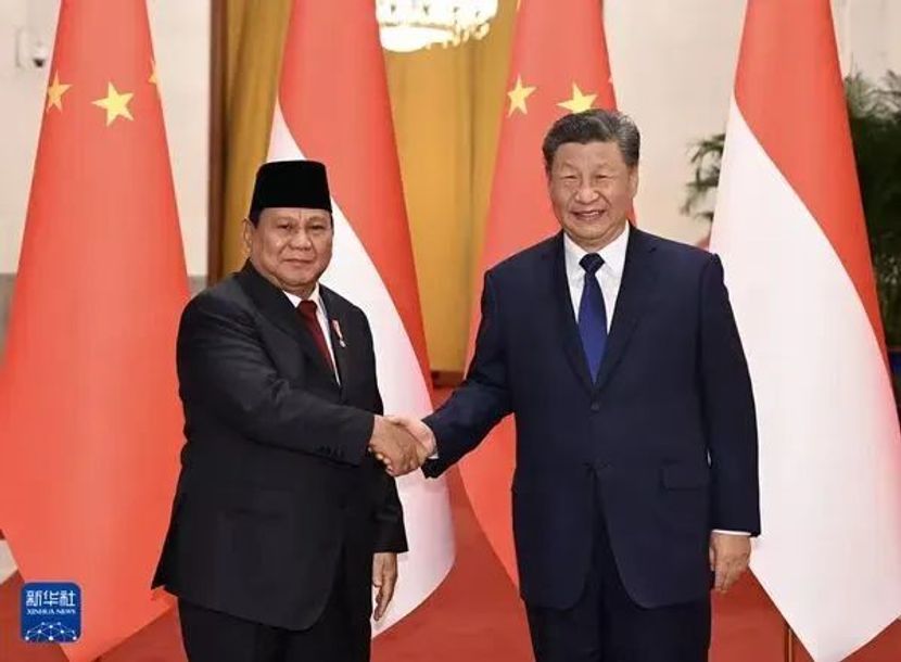 中国国家领导人同普拉博沃总统会谈