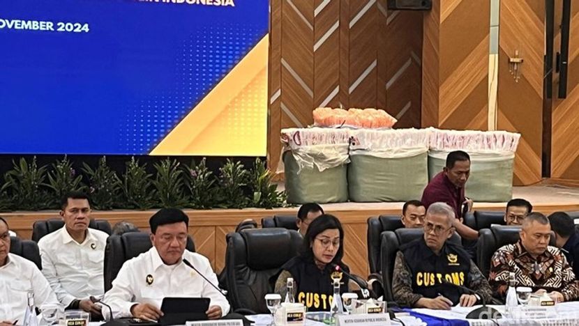 印尼政府一周内打击490亿盾非法进口货物