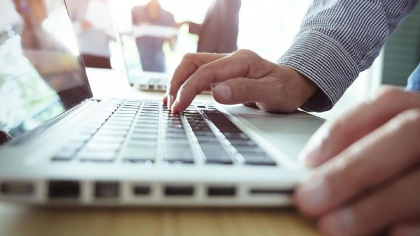 五十名中国企业家参观清真产业经济特区