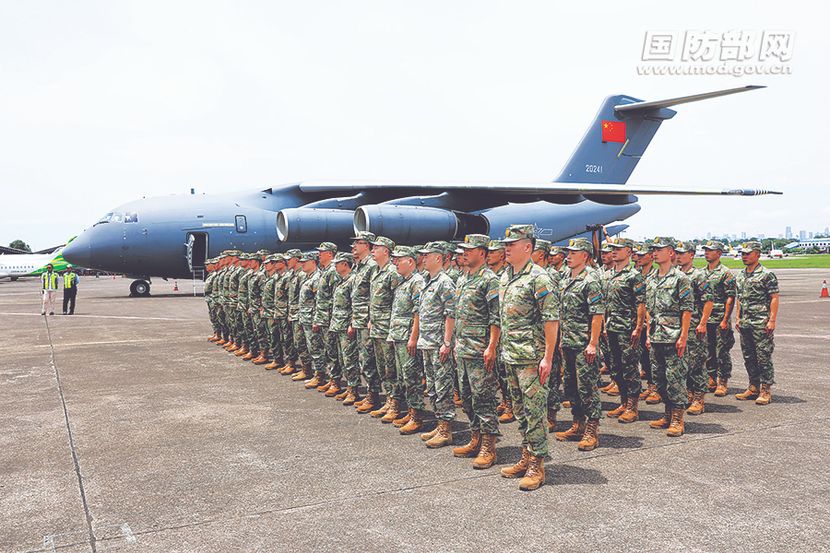 "和平神鹰-2024"联合演习中方参演部队抵达印尼