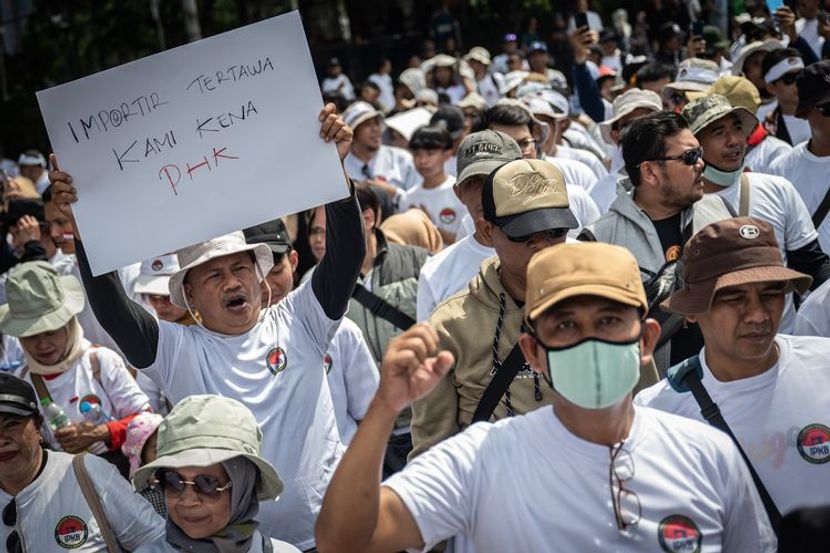 非法进口商品猛烈冲击本土纺织业