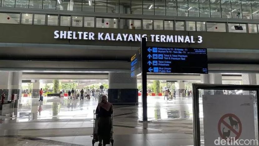 雅加达机场轻轨因故障暂停运营