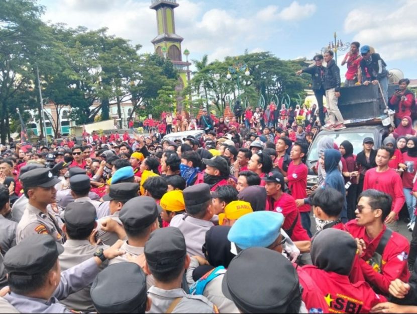 印尼中资工厂突发大规模警民冲突