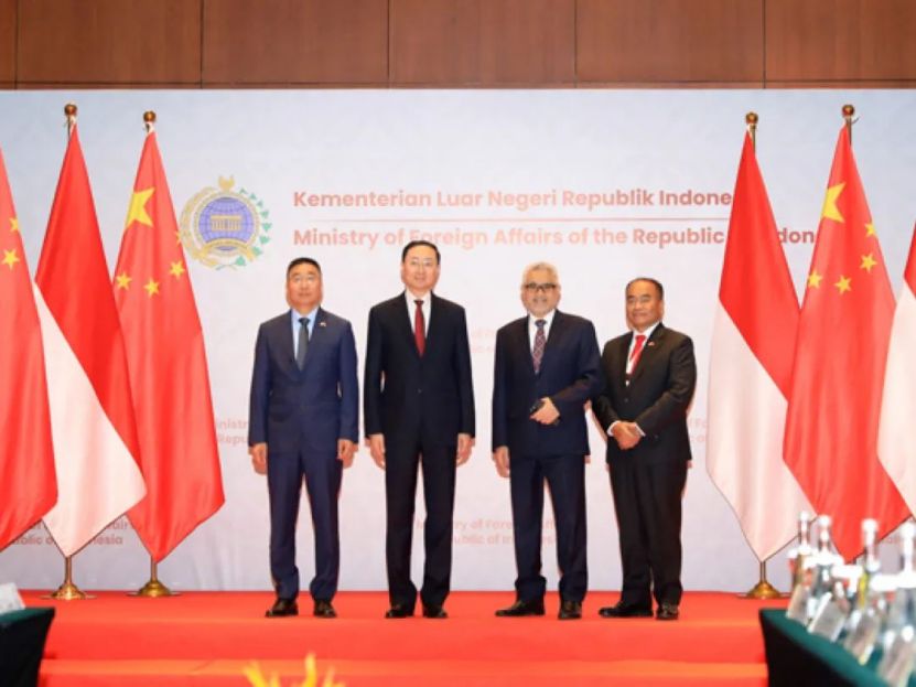 中印防长外长首次部长级会议在北京举行